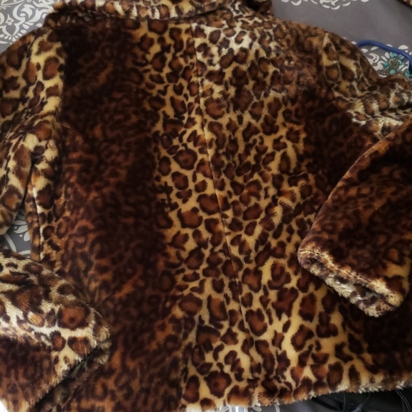 SOLD SUPER SOFT LEOPARD JACKET - Picture 5 of 6